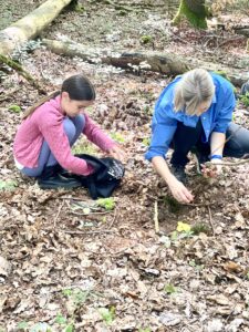 Erstes Kinder Waldbaden im Östringen Ferienprogramm